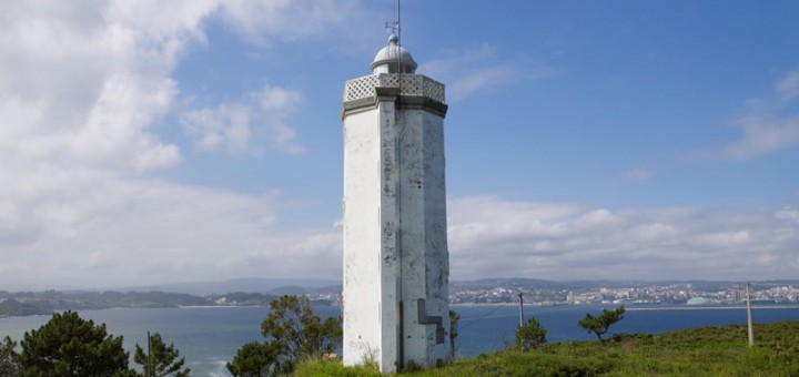 Foto del Faro Punta de Mera I en Oleiros