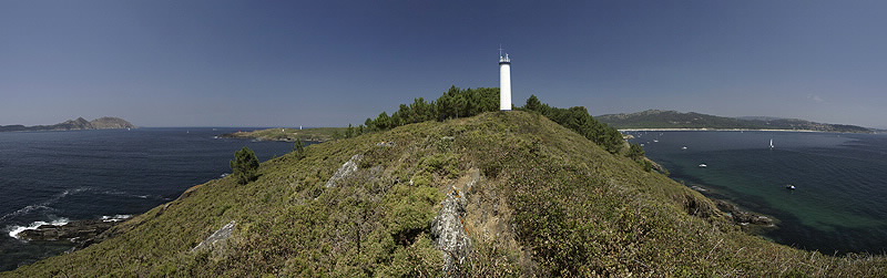 Foto del Faro Punta Subrido en Cangas