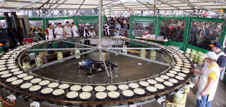 Foto de la Festa da Filloa de Lestedo en Boqueixón