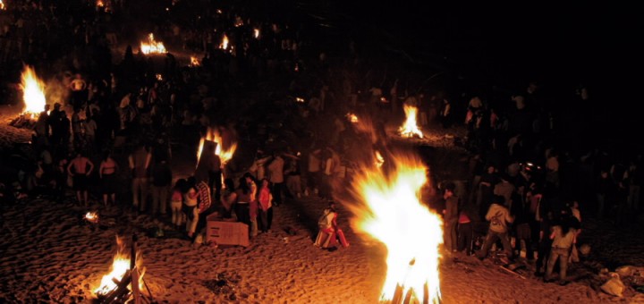 Foto en Turgalicia de la fiesta de Hogueras de San Juan de A Coruña.