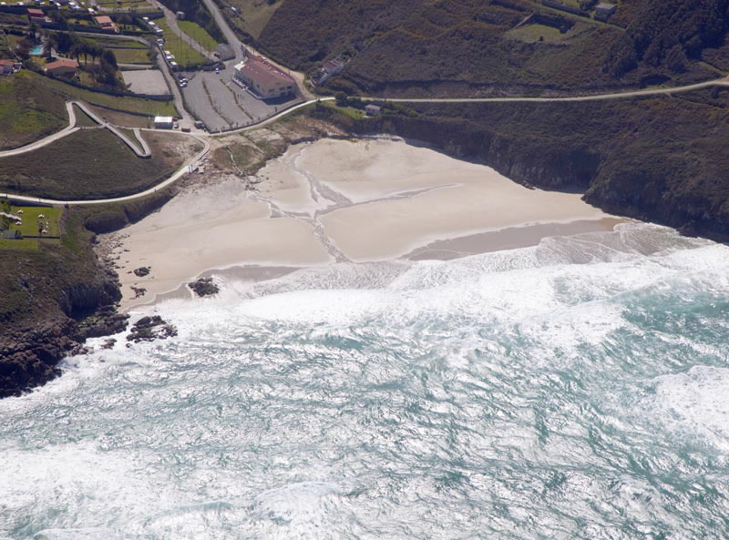Foto de Playa Area Grande ou Valcovo en Arteixo