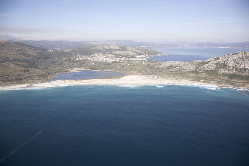 Foto de Playa Area Longa - Louro en Muros
