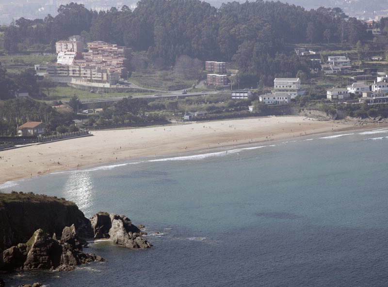 Foto de Playa Bastiagueiro en Oleiros