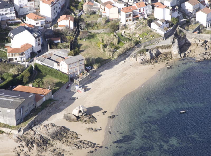Foto de Playa Cambra - Baluarte en Ribeira