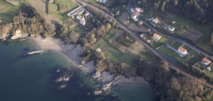 Foto de Playa Centroña en Pontedeume