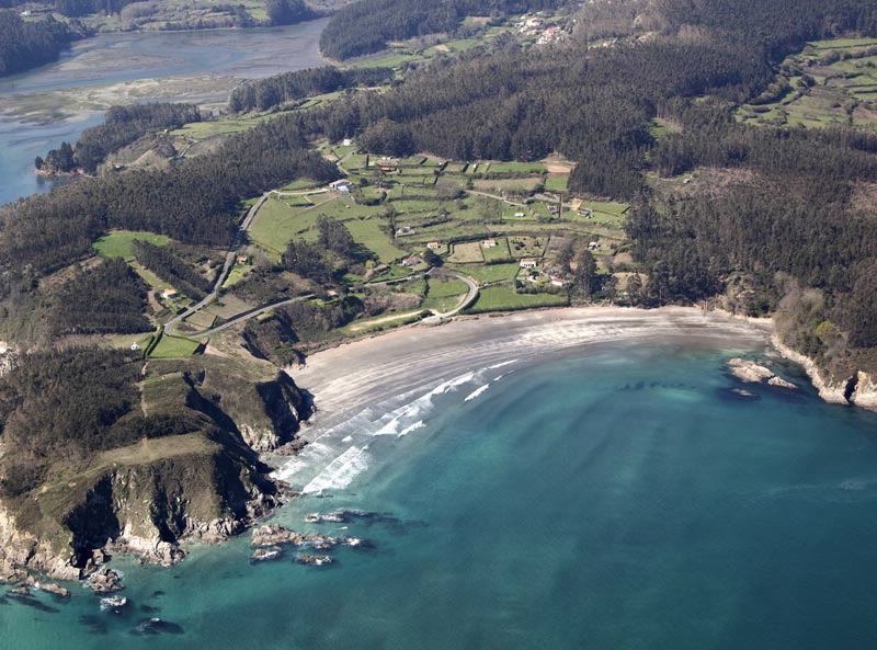 Foto de Playa Fornos en Cariño