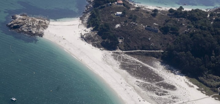 Foto de Playa Os Bolos (Parque Natural Illas Cíes) en Vigo