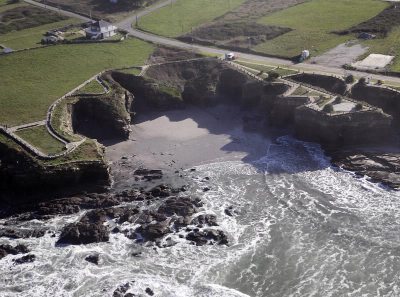 Foto de Playa Os Castros - Illas en Ribadeo