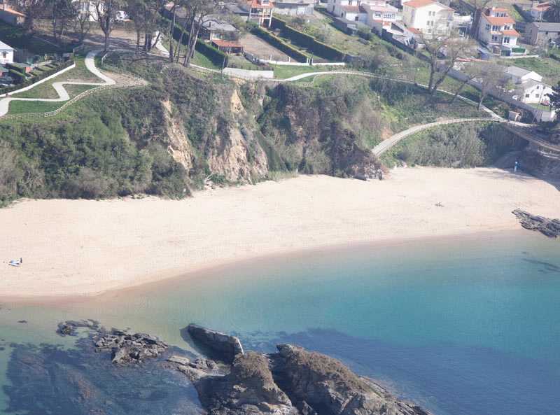 Foto de Playa Penatouro en Oleiros