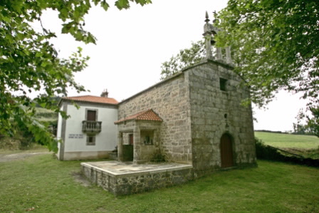 Foto de Capilla da Nosa Señora das Neves en Dumbría