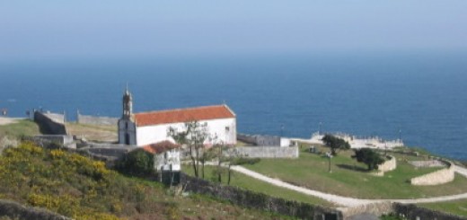 Foto de Iglesia de San Adrián en Malpica de Bergantiños
