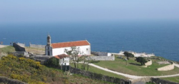 Foto de Iglesia de San Adrián en Malpica de Bergantiños