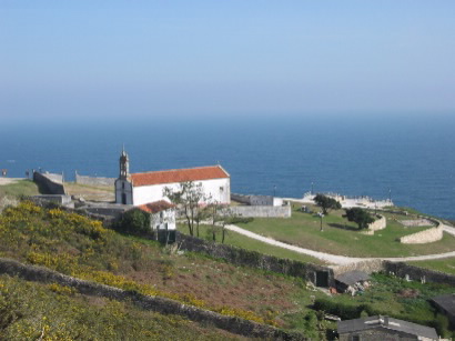 Foto de Iglesia de San Adrián en Malpica de Bergantiños