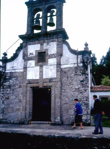 Foto de Iglesia de San Mamede de Laraxe en Cabanas