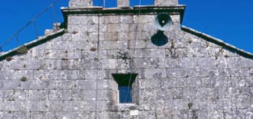 Foto de Iglesia de San Martiño de Bandoxa en Cesuras