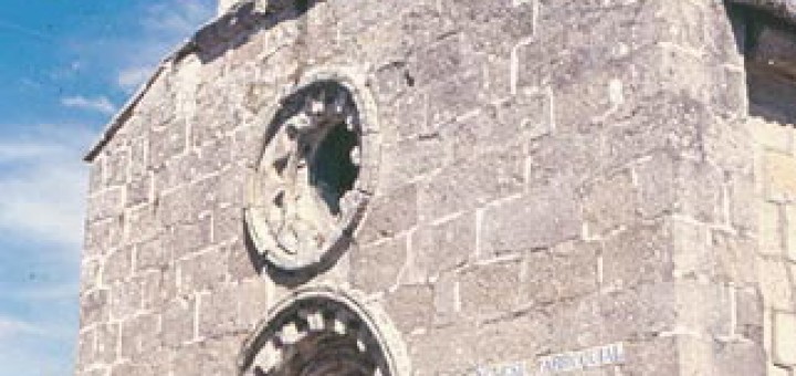 Foto de Iglesia de San Pantaleón das Viñas en Paderne