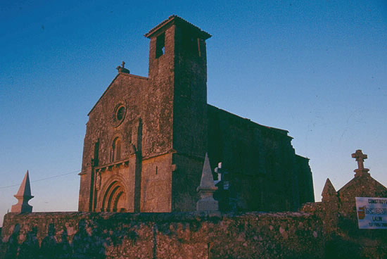 Foto de Iglesia de San Pedro de A Mezquita en A Merca
