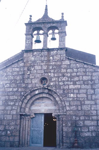 Foto de Iglesia de San Salvador de Vilouzás en Paderne