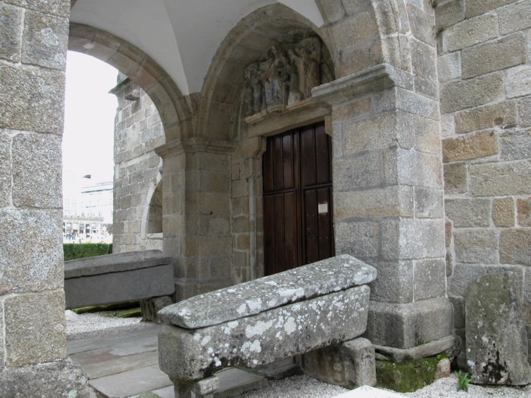 Foto de Exposición Permanente de Laudas Sepulcrais na Igrexa de Santa María A Nova en Noia