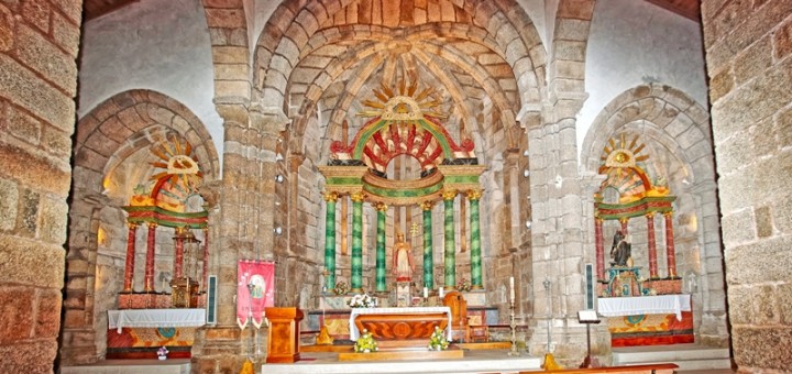 Foto del interior del Monasterio de San Pedro de Soandres en Caión