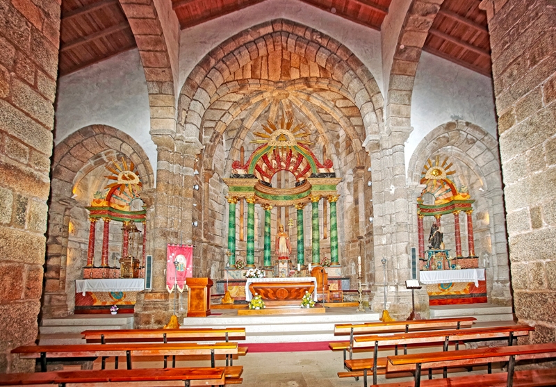 Foto del interior del Monasterio de San Pedro de Soandres en Caión