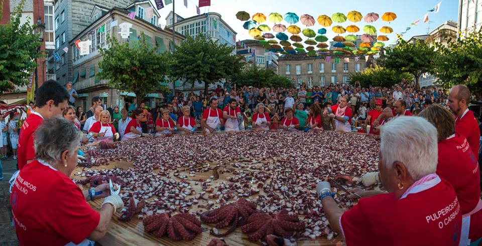Foto de la Fiesta del Pulpo de O Carballiño: La Tapa de pulpo más grande del mundo