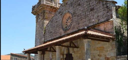 Fotode la Antigua Colegiata de Santa Maria en Muros