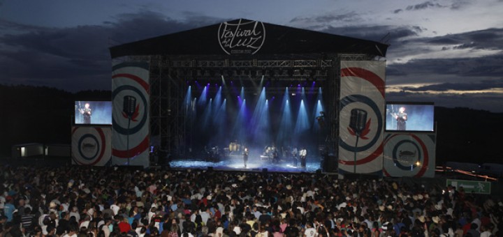 Foto del escenario en la primera edición 2012 del Festival de la Luz en Boimorto